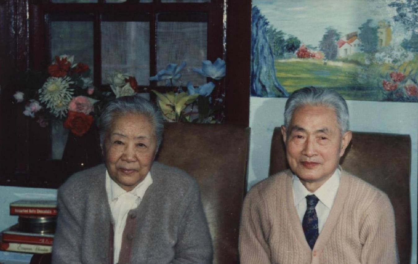 美国纪念邮票上的东方女人:吃中餐,穿旗袍,曾为美国造原子弹_吴健雄