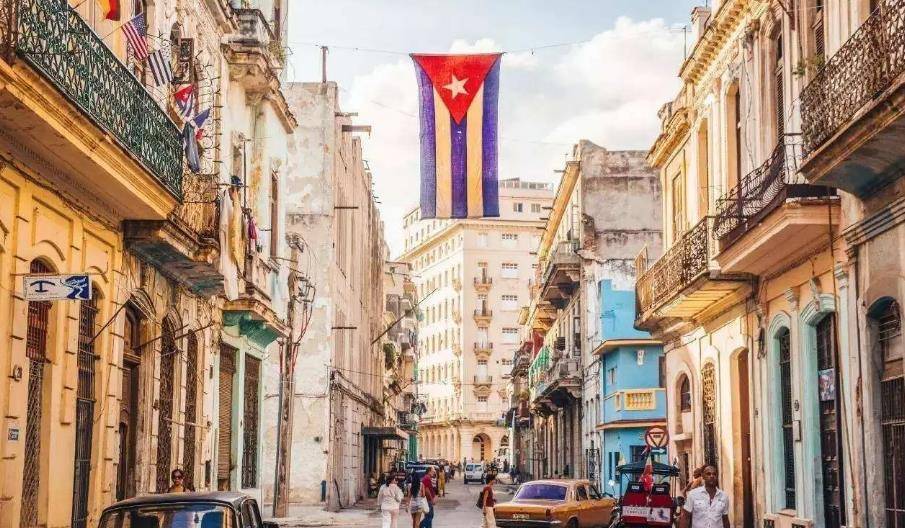 社会主义国家古巴:在美国后院坚挺63年,每14人就有一个大学生