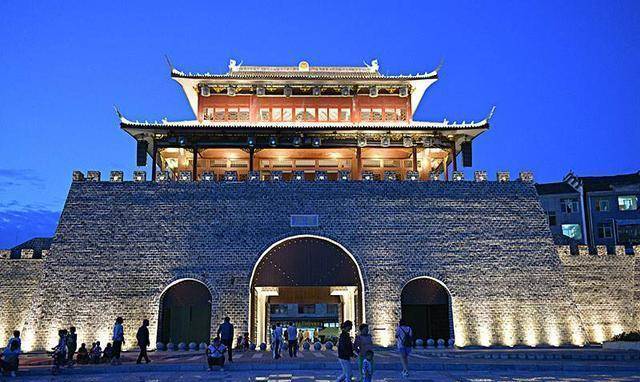 黄平打造的"且兰古城"这里再谈一谈夜郎国和夜郎县的问题.