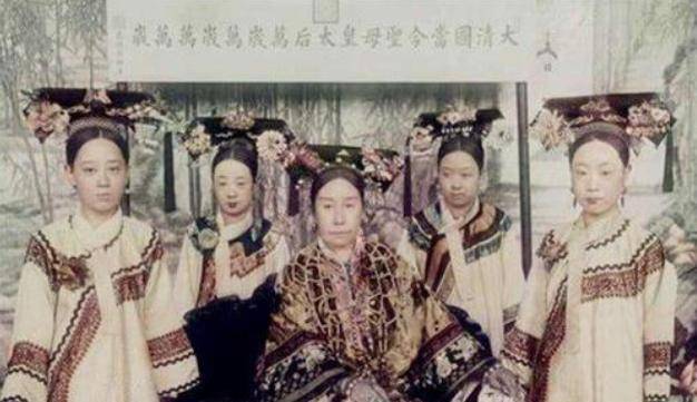 当年的黑白照都难掩丽质,却被慈禧耽误一生_四格_生活_庆亲王