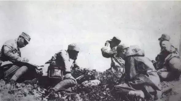 韩先楚不按套路出牌,国军直接被打懵,可惜炮兵司令朱瑞牺牲