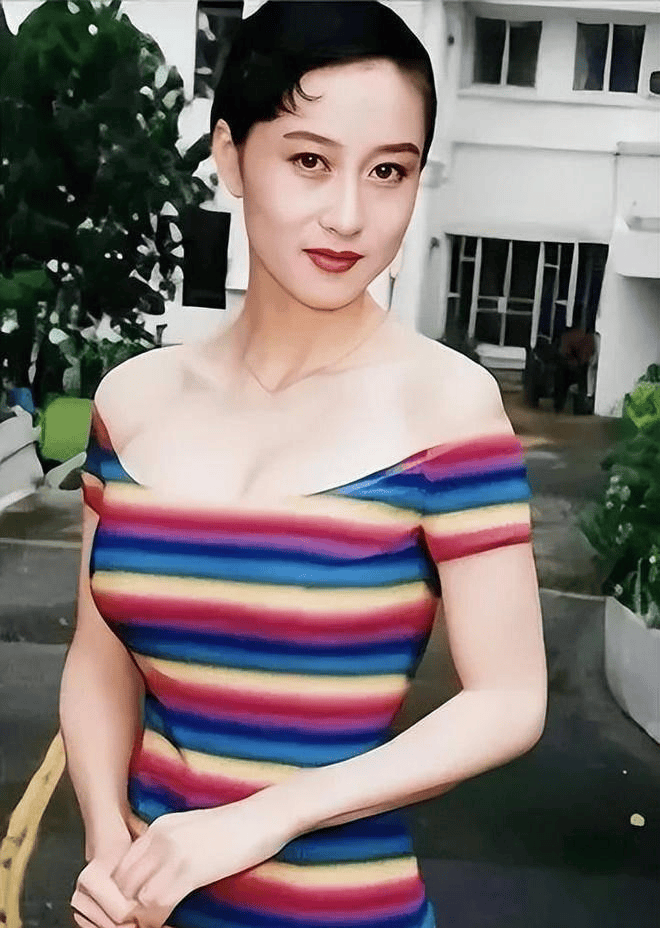 利智的美貌和魅力让人窒息,不愧是风华绝代的女人!