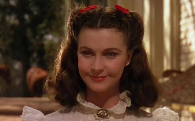 斯嘉丽的人生充满了坎坷和挫折,但她从未向命运低头.