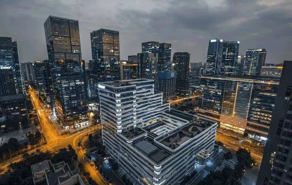 大源聚集了腾讯,阿里,中国石油等世界500强企业,它是整个成都甚至是