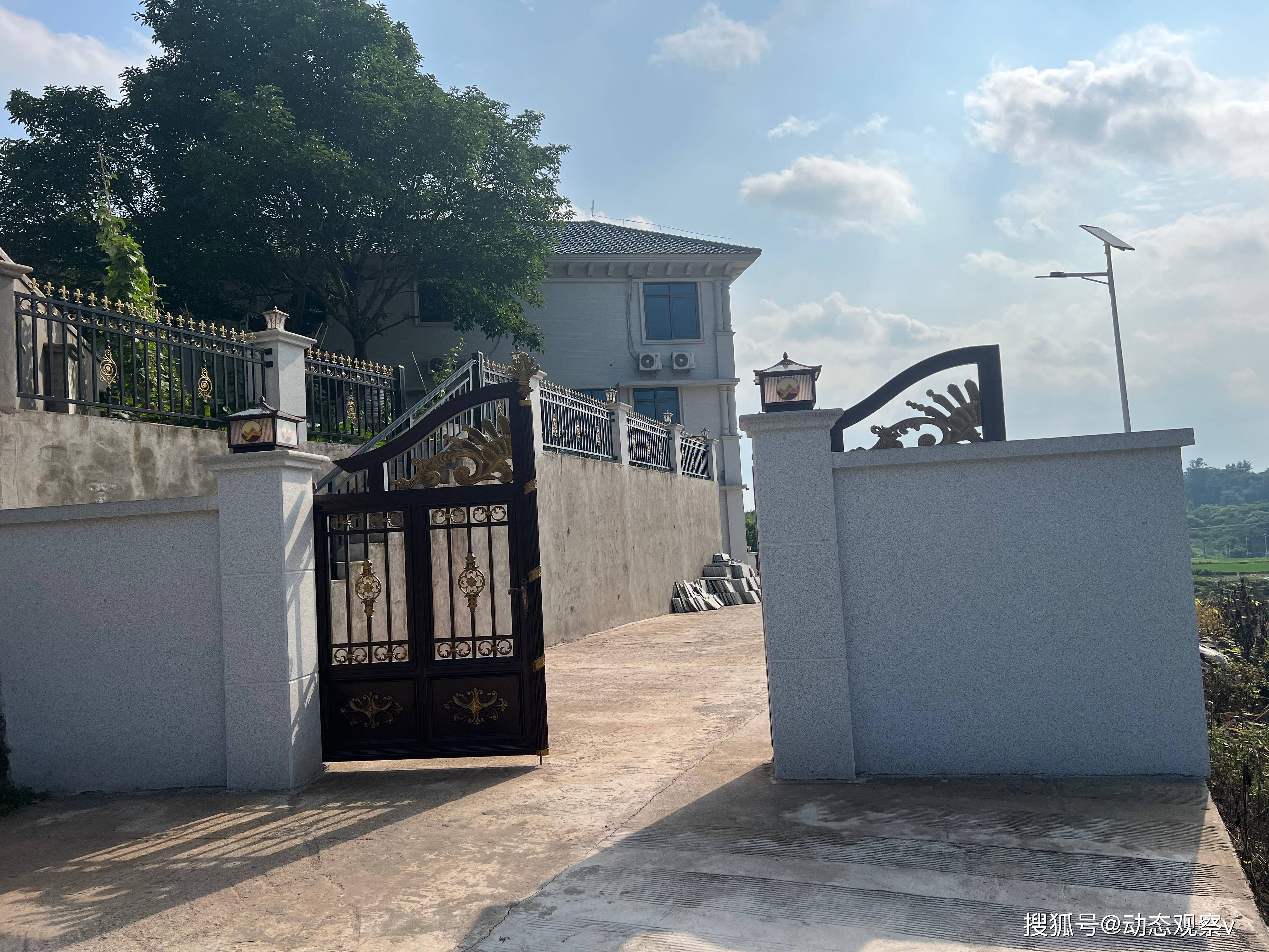 四川省广安市武胜县飞龙镇主要领导对村民违法使用土地束手无策