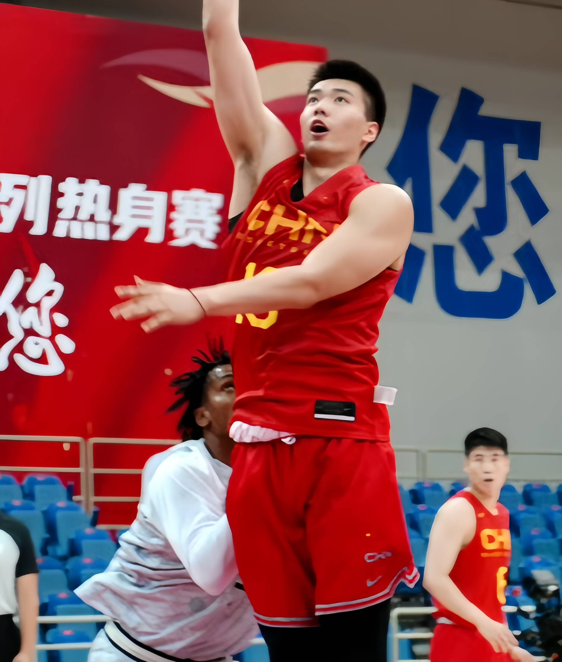 男篮拉练第一日!郭士强抓4大基本功,3大新星出色,2大奇阵浮现