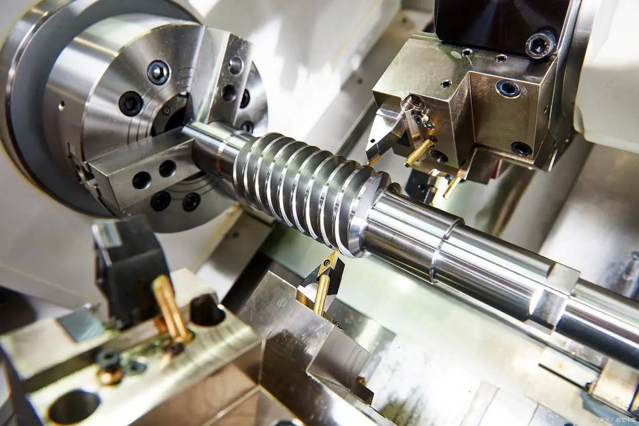 汽车零部件:去毛刺抛光机适用于各种汽车精密零件,曲轴,变速箱齿轮