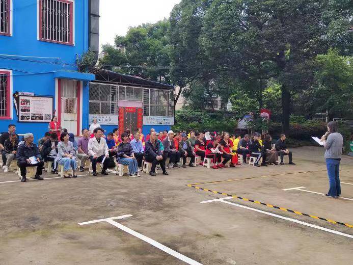 永顺里社区党委庆“七一”主题党日活动：荣光闪耀，奋进新程(图2)