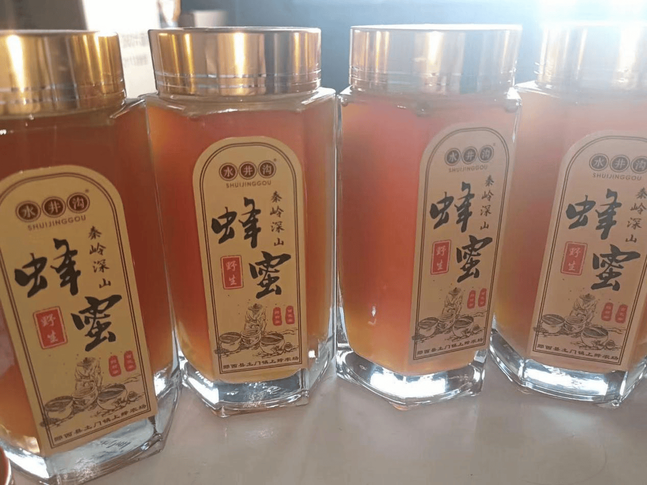 最大程度保留了蜂蜜中的多种微量元素及活性酶,寒来暑往,遍采百花,只