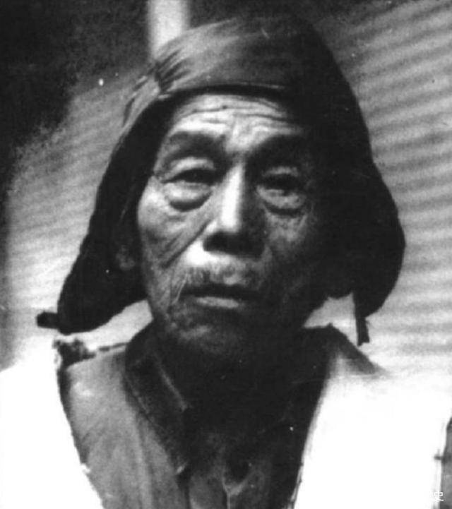 不仅要建立国家,还妄想把老蒋收入自己麾下_张清安_皇帝_巴中县