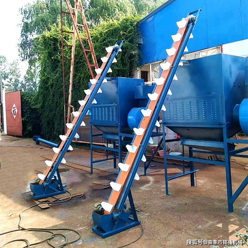 砼基础的表面应平整,并呈水平状态,保证斗式提升机安装后达到垂直要求