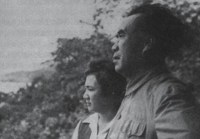 1943年,朱德儿子朱琦向抗大女学员示爱,女学员:你们家官太大