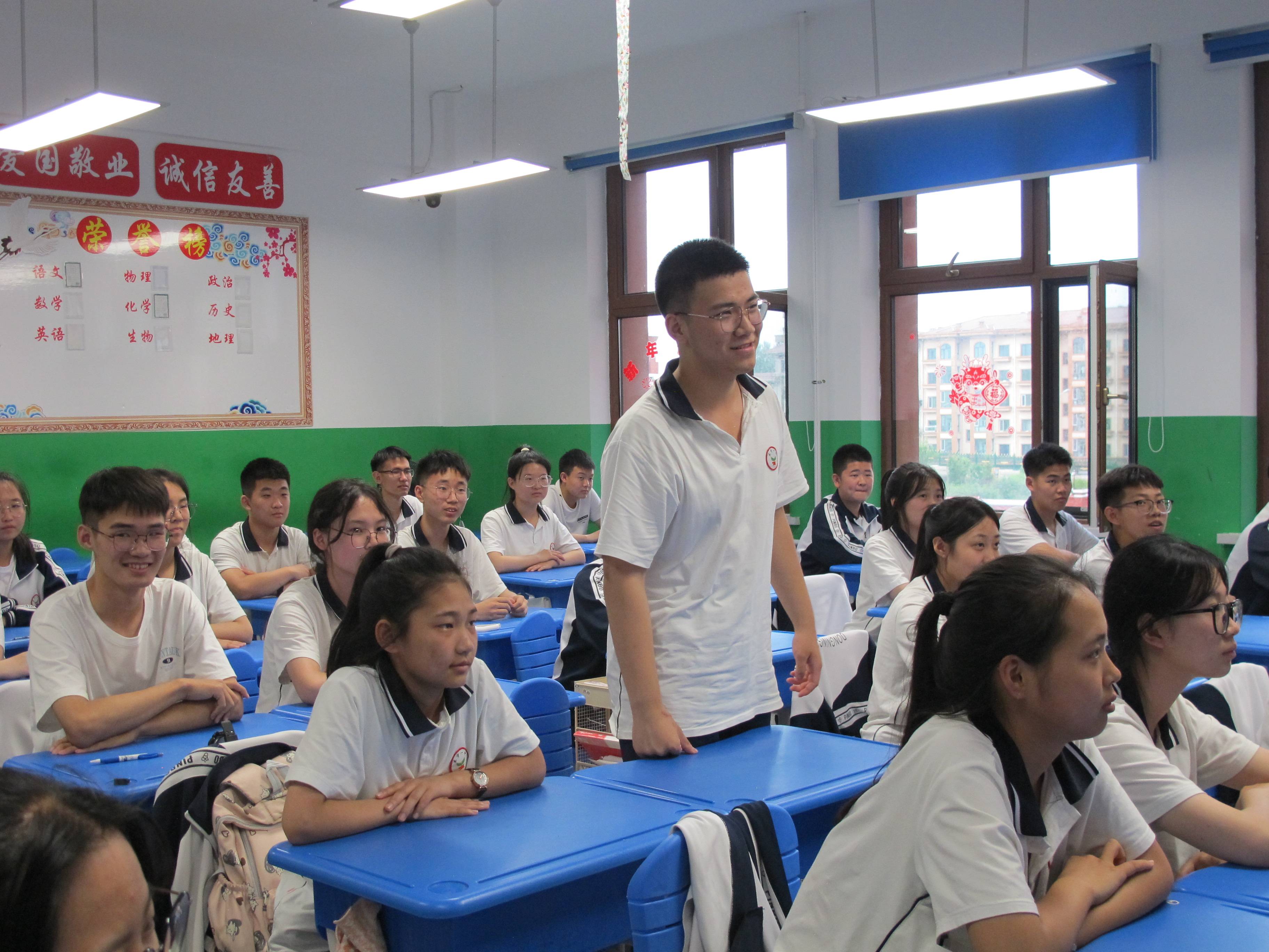 牡丹江师范学院新思想,青年讲宣讲团将五大安全带进中小学