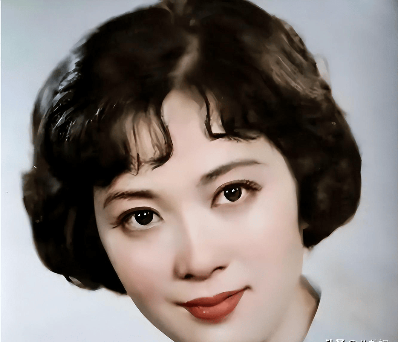 龚雪和朱琳,谁才是80年代第一美女?把她们放一起看,差别出来了