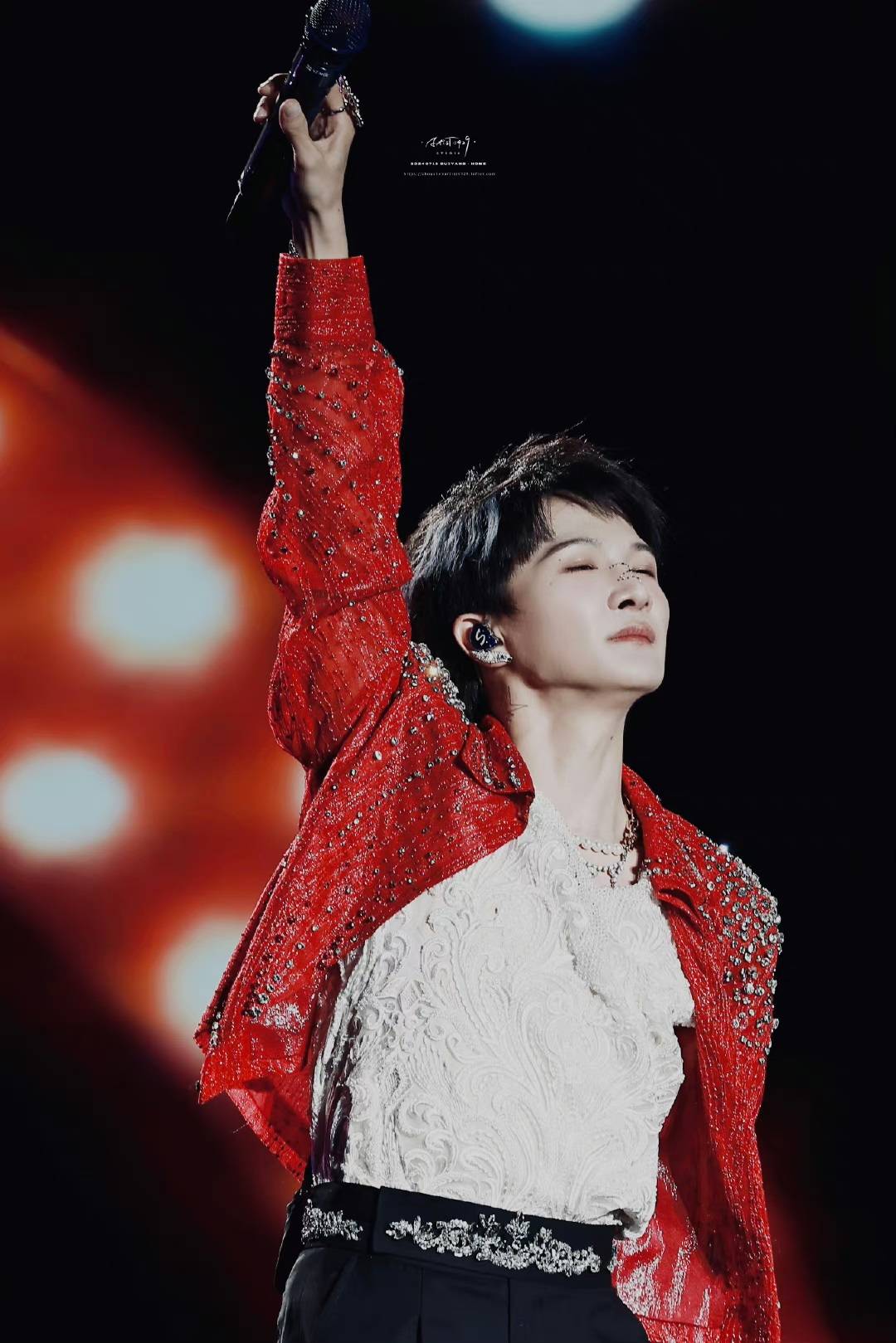 周深11岁歌唱比赛音频流出!不愧是老天爷追着喂饭的嗓子