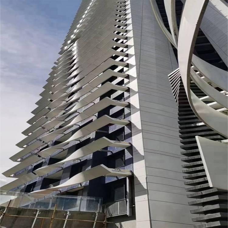 扭曲铝板:引领建筑装饰的前所未有风潮