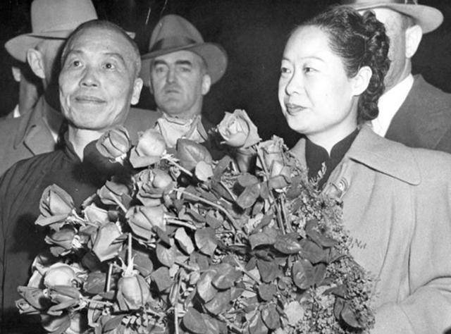  p>1966年7月26日,李宗仁和胡友松正式在北京登记结婚.