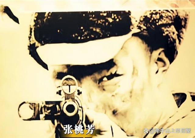 1976年皮定均追悼会上,一老兵在灵堂长跪不起,大喊:我来晚了!