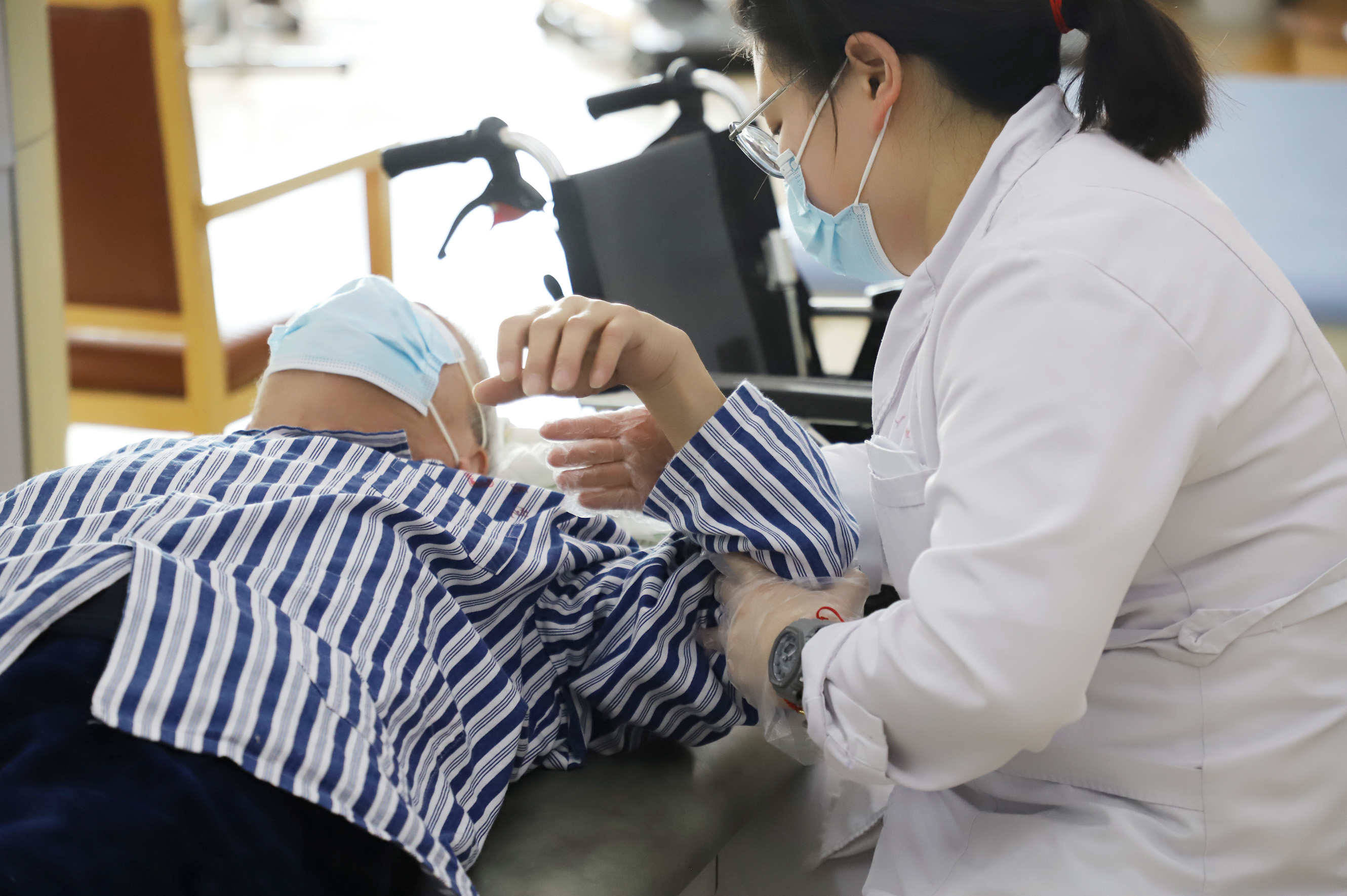 上海金城护理院康复护理,帮助脑卒中患者回归生活