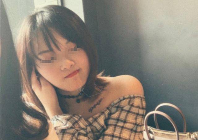 "吸血"一切的一切都跟他们的女儿洛洛,这一位悲惨的杭漂女孩身上说起