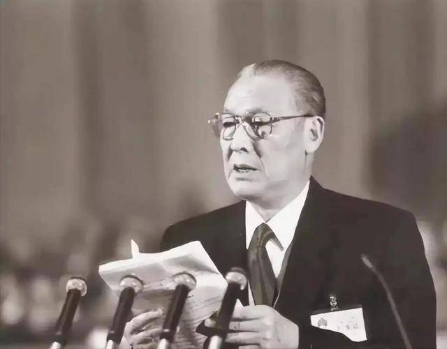 他曾任公安部部长,主持1983年"严打"抓多名高干子弟,活到96岁