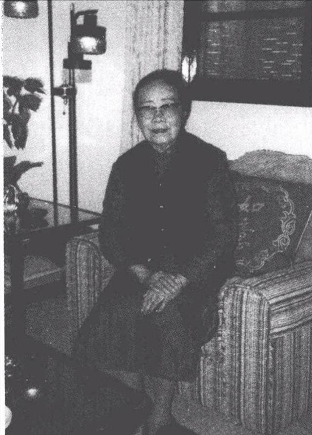 吴宓:把婚姻当儿戏,"戏耍"女友毛彦文,晚年却被年轻女孩骗婚