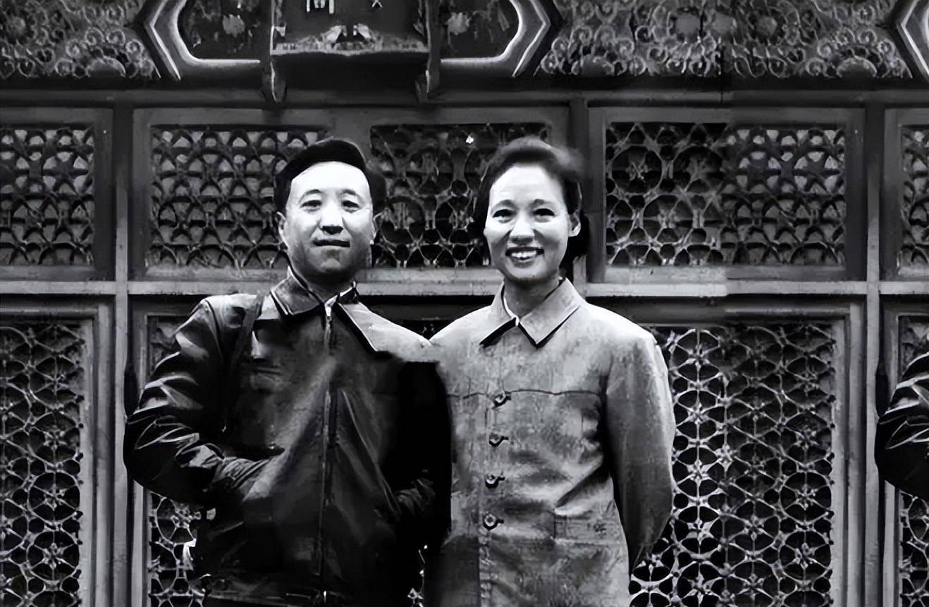 48年,彭雪枫遗孀改嫁小三岁丈夫,马列:准确来说,是我嫁给了她_林颖