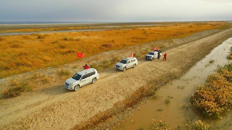 敦煌大漠戈壁探秘穿越敦煌团建户外活动沙漠越野