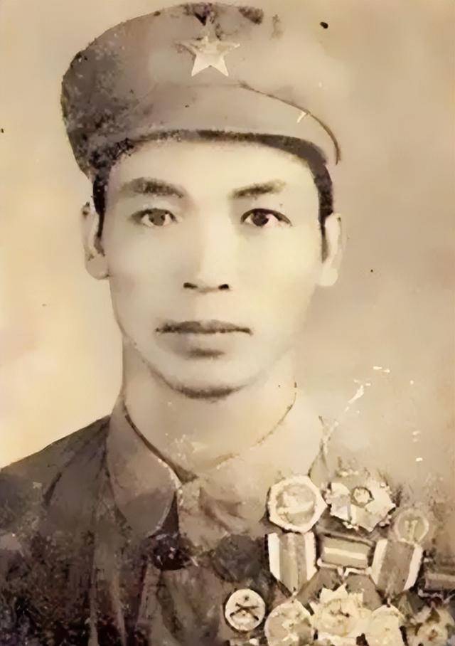 40军还涌现出了曹庆功,刘维汉等一级战斗英雄,他们牺牲后,被追授特等