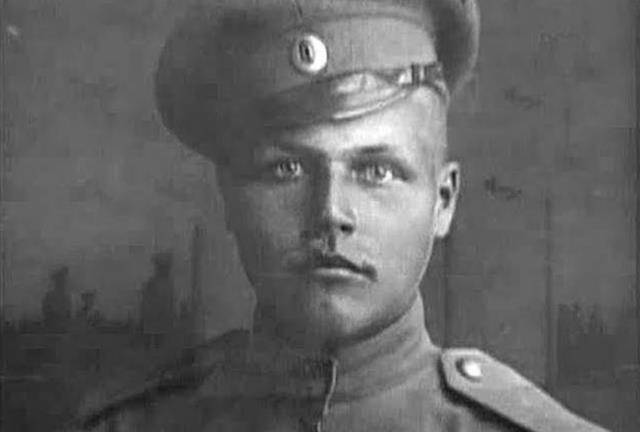 巴甫洛夫大将的奇妙人生,在军队里火箭式晋升,却三次输给德国人