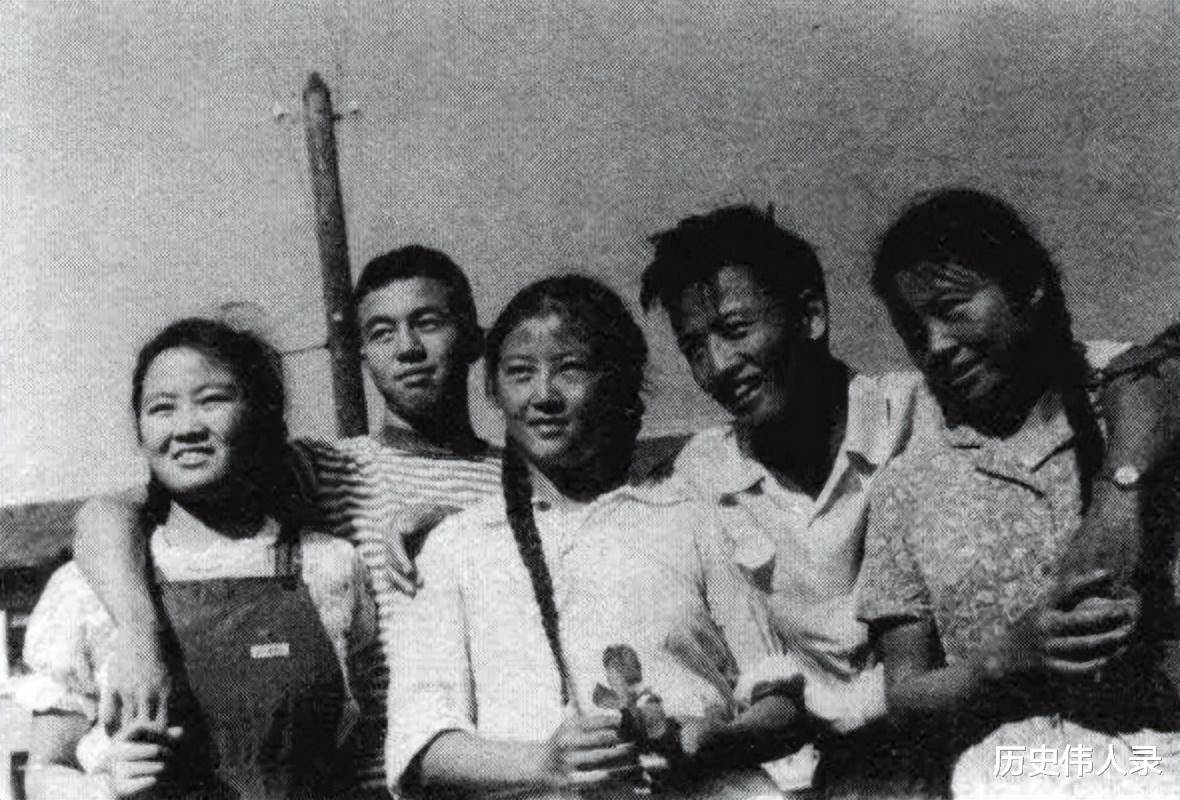 54年,张越霞被中组部通知去领一女孩,其竟是博古至死不知的女儿