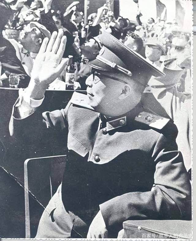 钱学森分到一辆蓝色轿车当专车,全北京就两辆,聂荣臻:赶快换掉