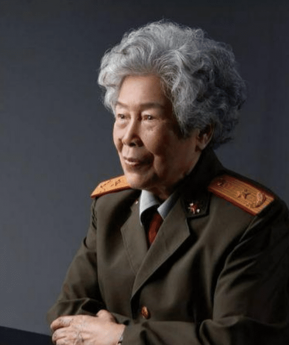 88年授衔,有5位女性被授"少将",个个豪杰,最后一位身份不一般