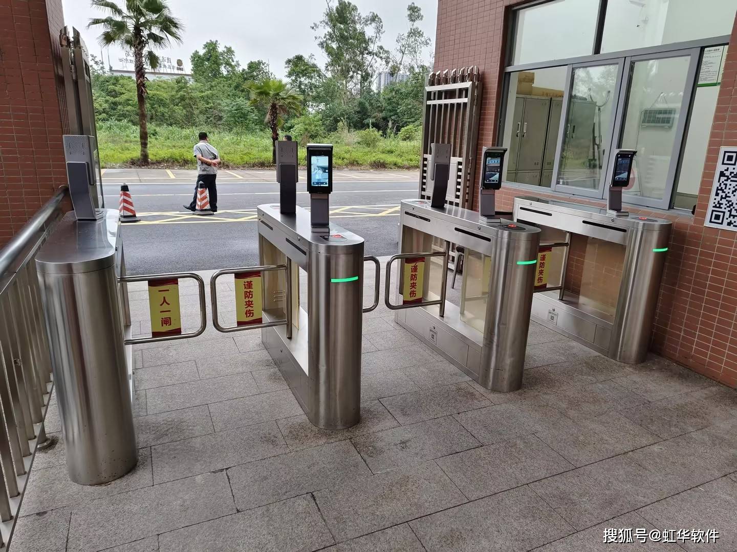 智慧校园门禁系统:安全与便捷的双重保障