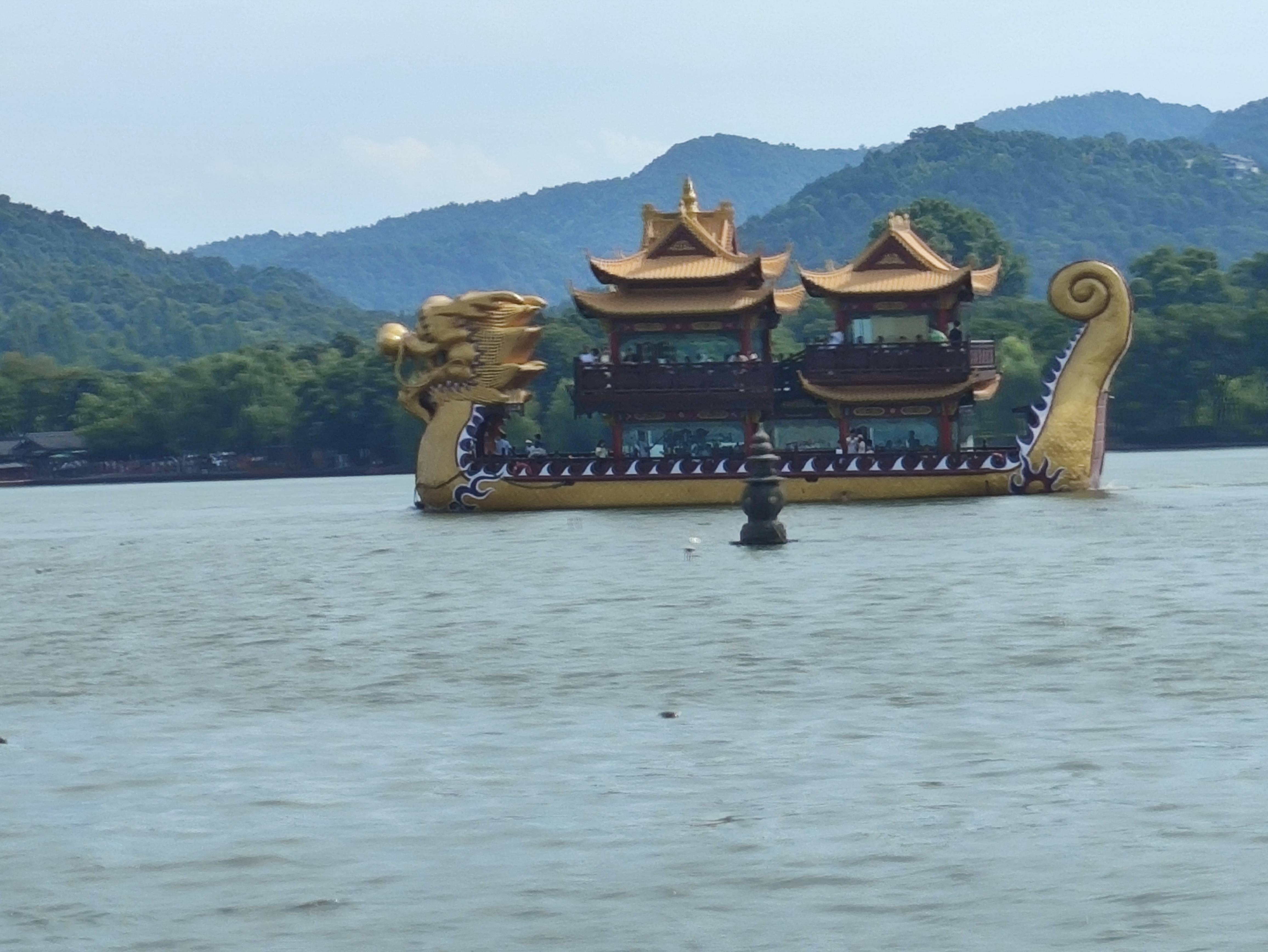 孤山文博韵,西湖夏日游盛景
