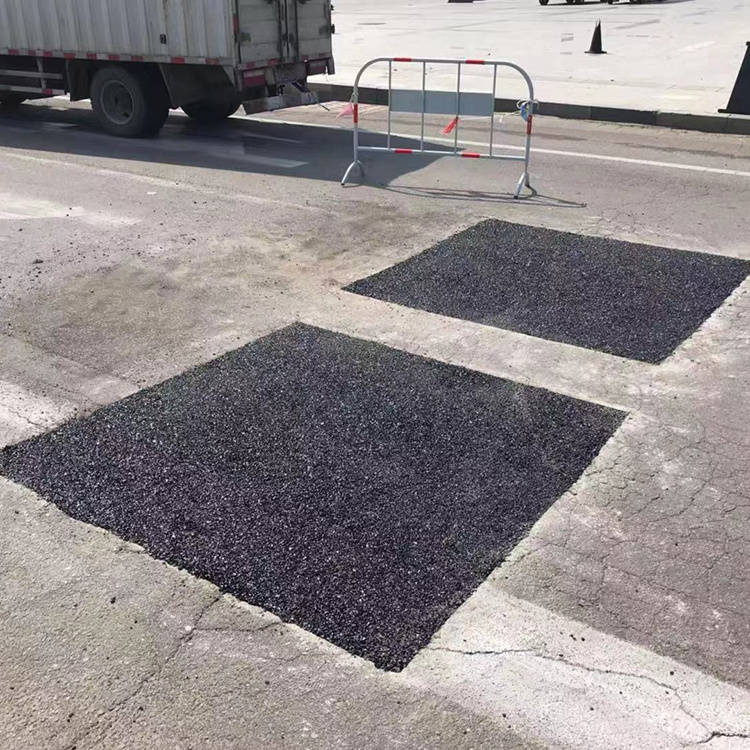 Cold patch asphalt