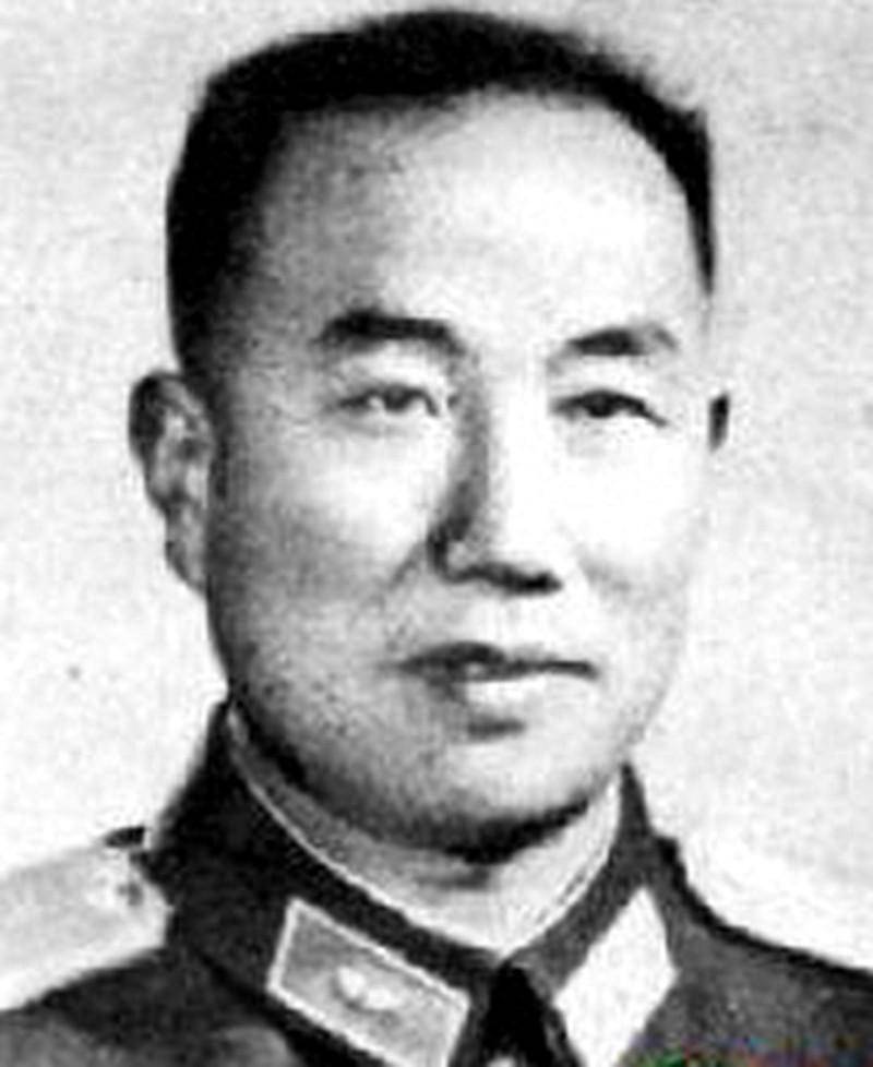 他曾担任"万岁军"副军长,1972年担任三机部部长,1977年被免职