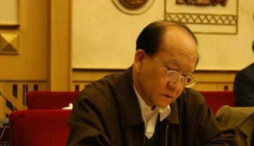 他50岁被越级提拔为甘肃省长,53岁任福建省委书记,今年90岁_陈光毅