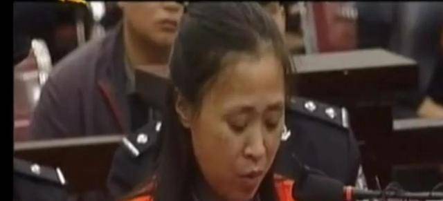 在凌小娟打算为她的孩子购买牛奶的前一天晚上,她致电给凌小云请求