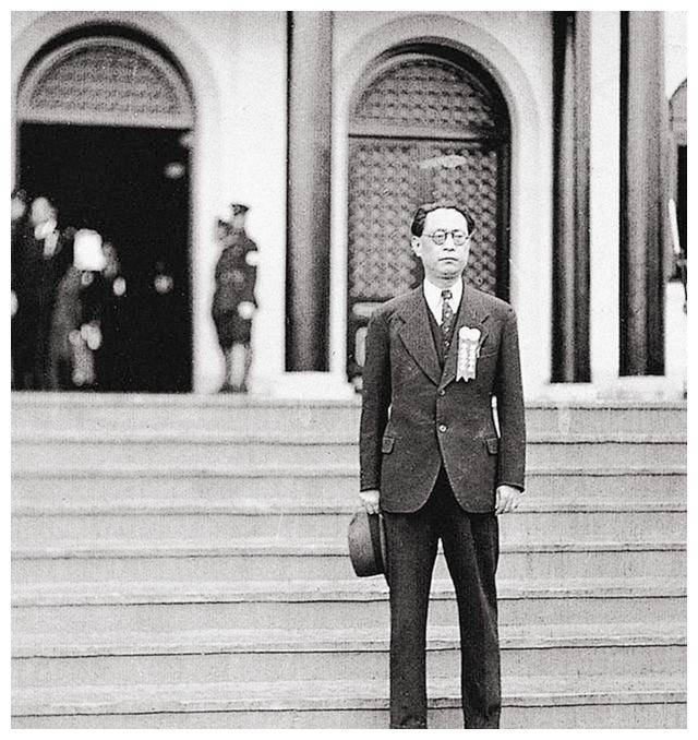 周佛海为逃脱死罪,四处打点,却被毛人凤夫妇愚弄,损失金条29根