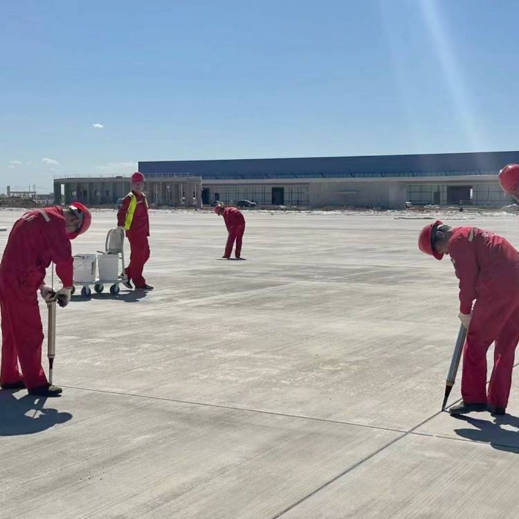自流平机场跑道硅酮灌缝胶