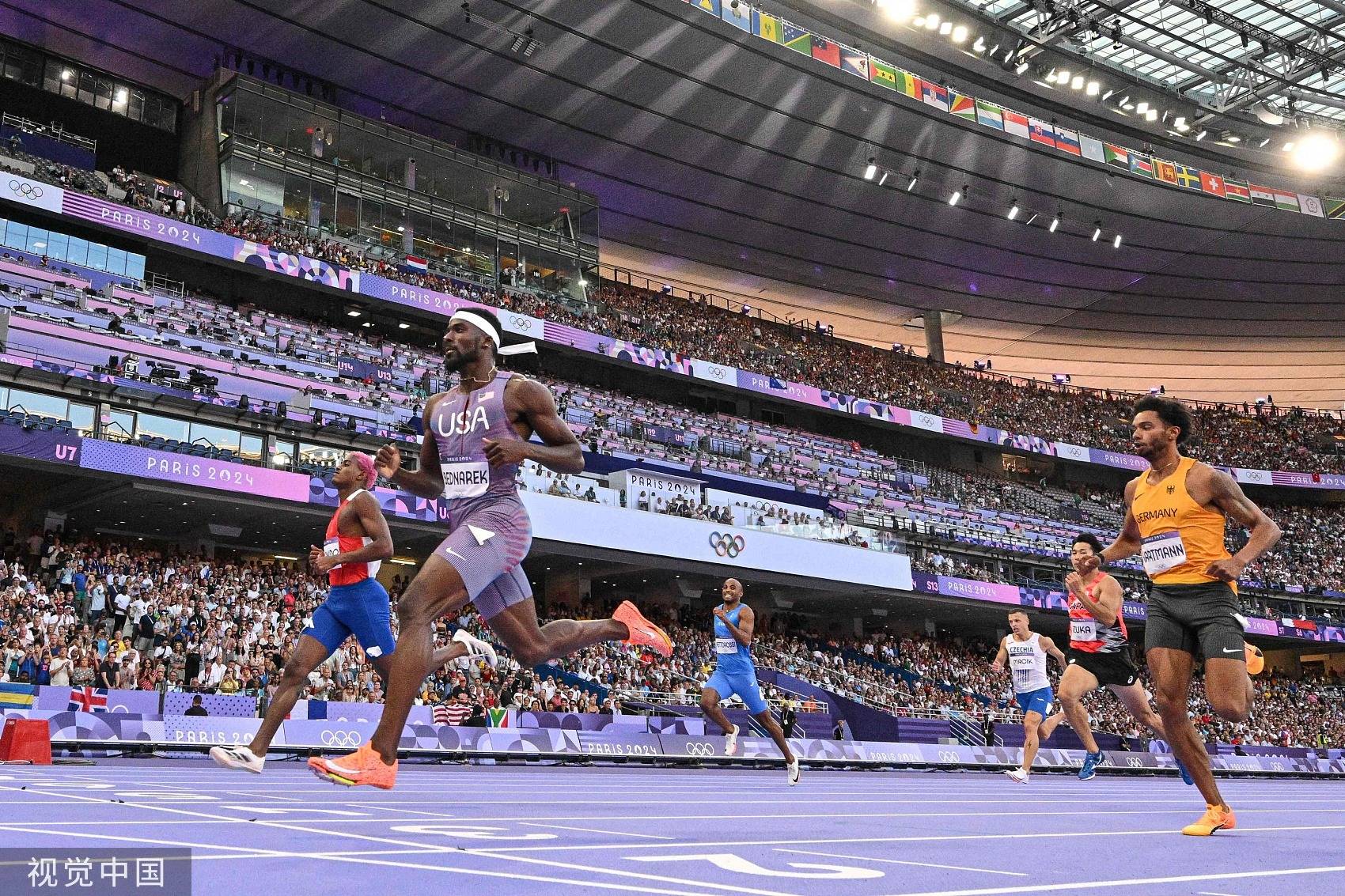 男子200米预赛:美国双雄占据前两名 莱尔斯第6德格拉斯第14