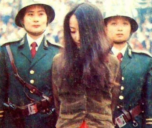 云南美女死刑犯,年仅20岁便被枪决,行刑前一请求令警察沉默
