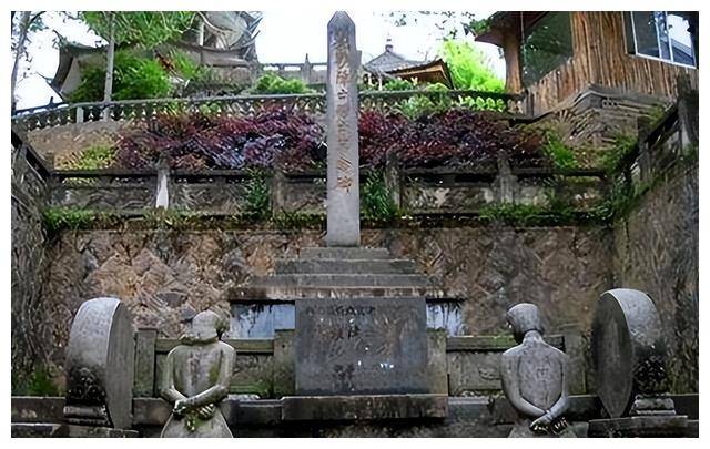 1946年汪精卫墓穴被蒋介石下令平毁,棺内尸体未腐,口袋有张纸条