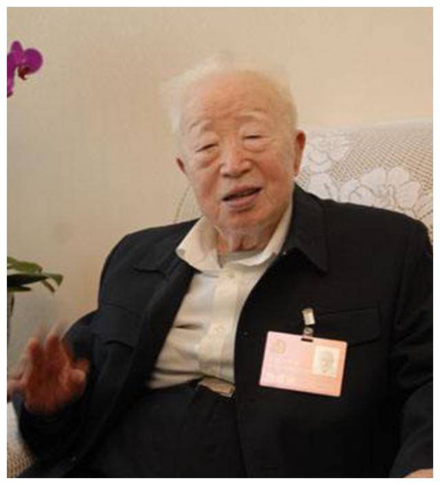 黑龙江省的第二任省委书记,41岁被降职,到制药厂当副厂长