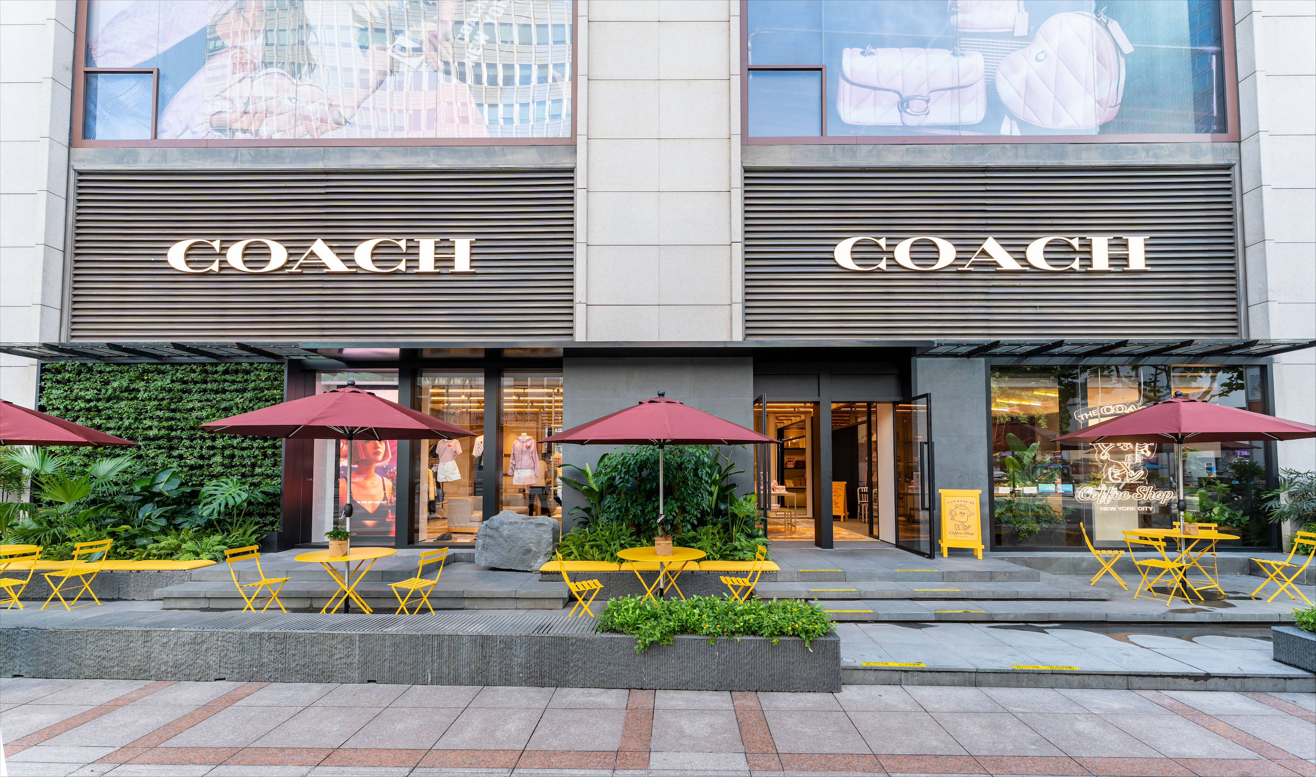 全国首家蔻驰咖啡馆(the coach coffee shop)于上海大丸百货正式开业