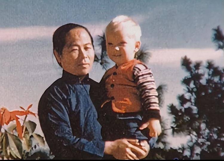 系美国飞虎队后裔,长居中国:直言加入中国很自豪_穆蔼仁_穆彼得_爱华