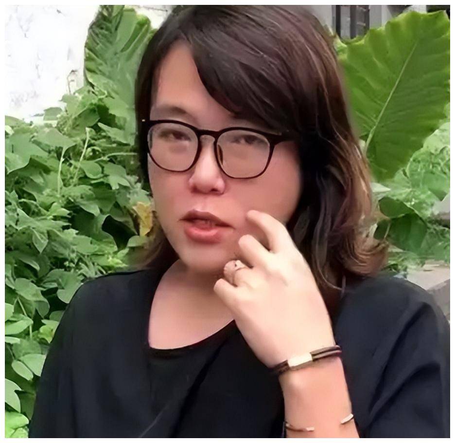 "过河拆桥"浪胃仙:"挖走团队另立门户"全网唾骂能否重回顶流?