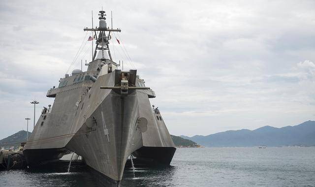 二战最悲惨战列舰:第一次出航被前盟友击沉的意大利"罗马"号!