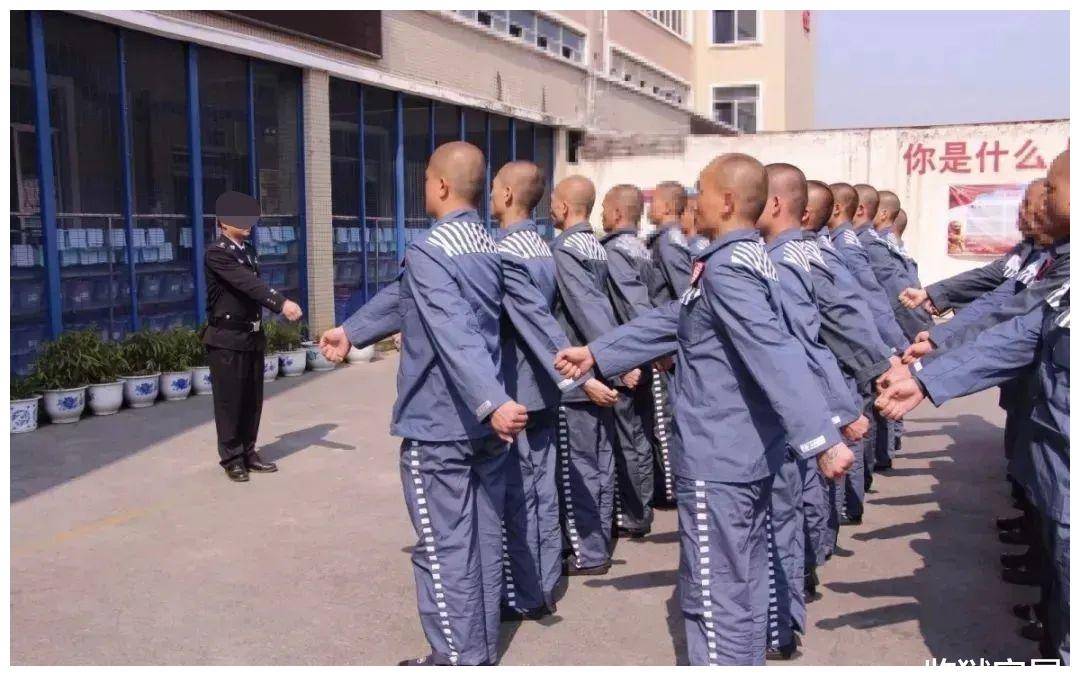 监狱第一天,服刑人员会经历什么?